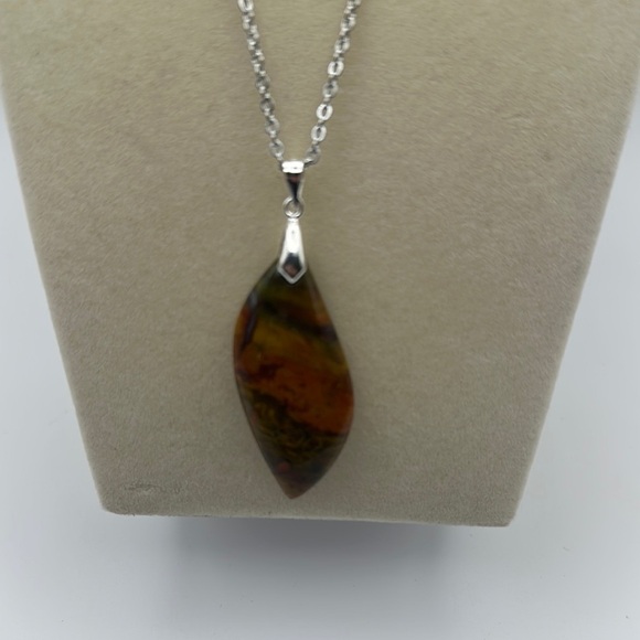 Red Ocean Jasper Leaf Shaped Pendant Necklace - Picture 1 of 10